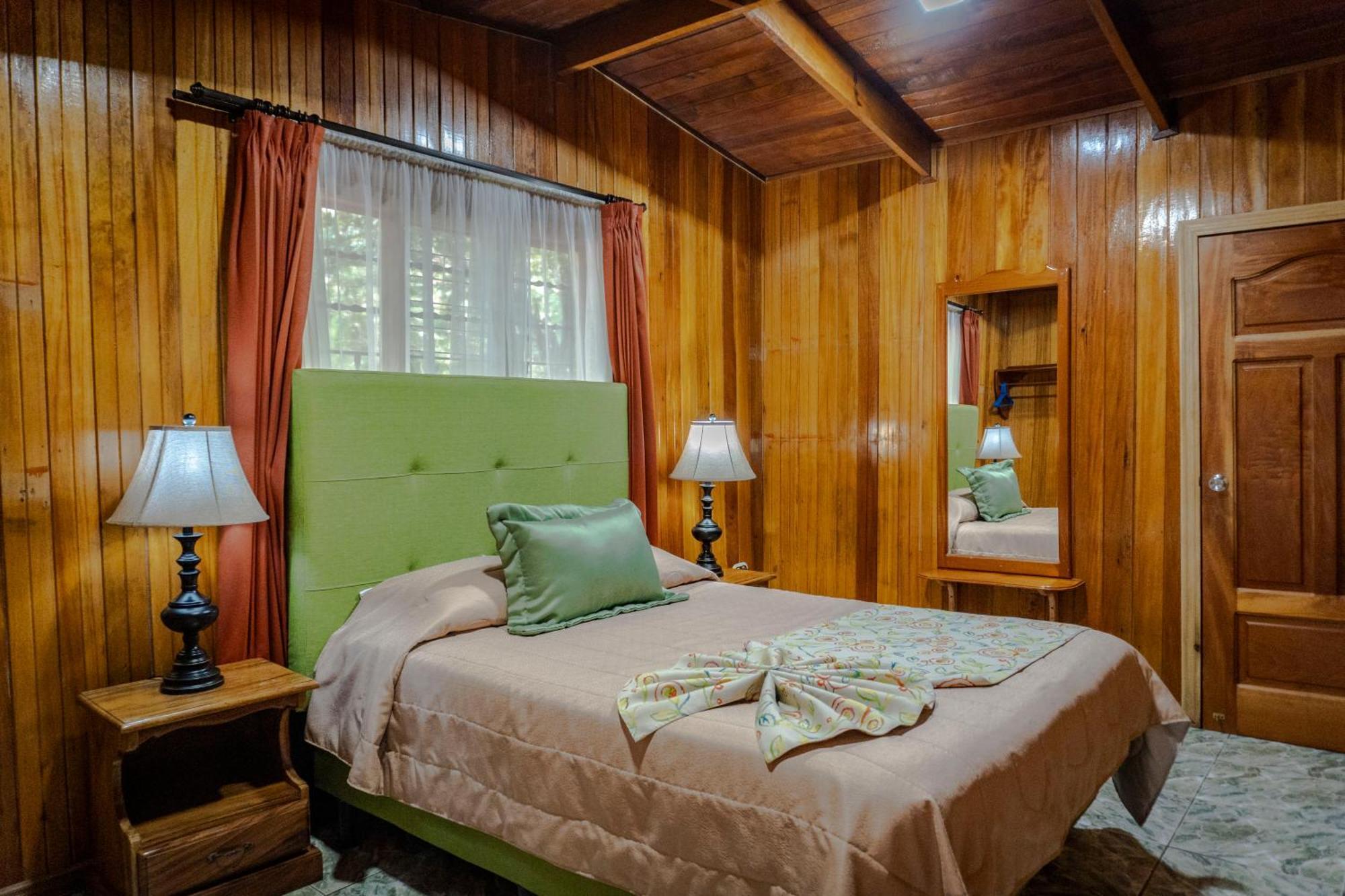 Los Pinos Cabins & Reserve Monteverde Exteriör bild