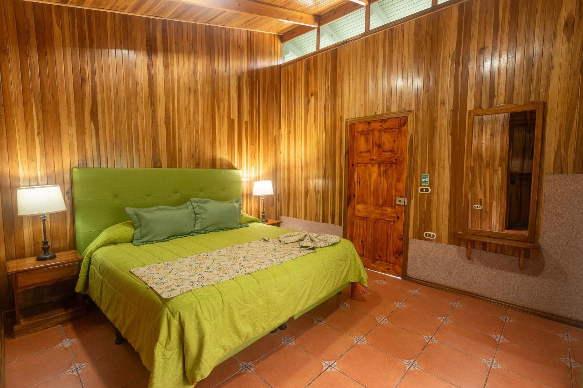 Los Pinos Cabins & Reserve Monteverde Exteriör bild