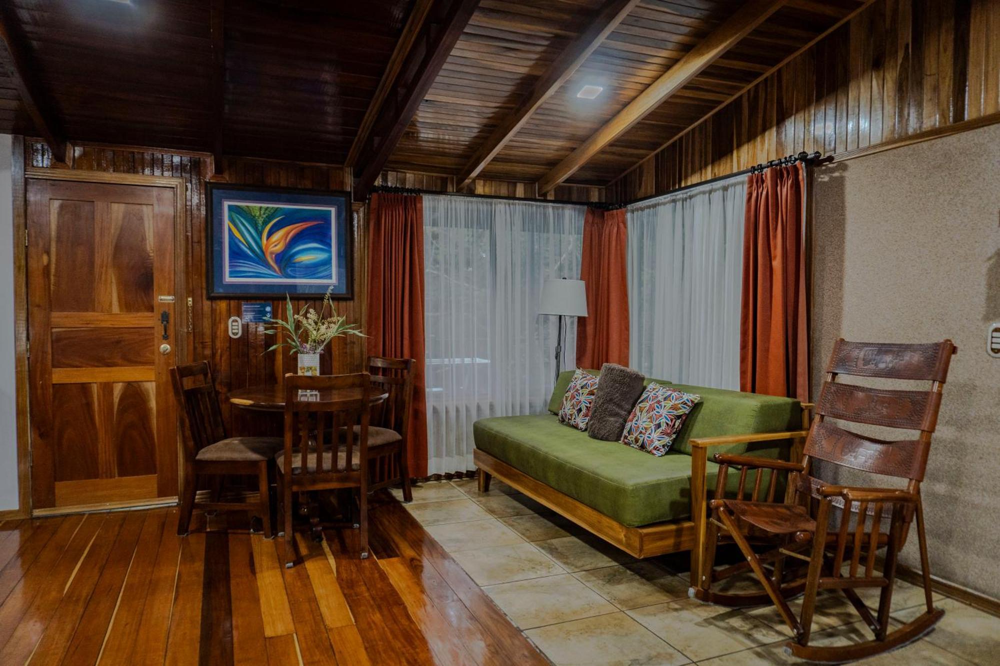 Los Pinos Cabins & Reserve Monteverde Rum bild