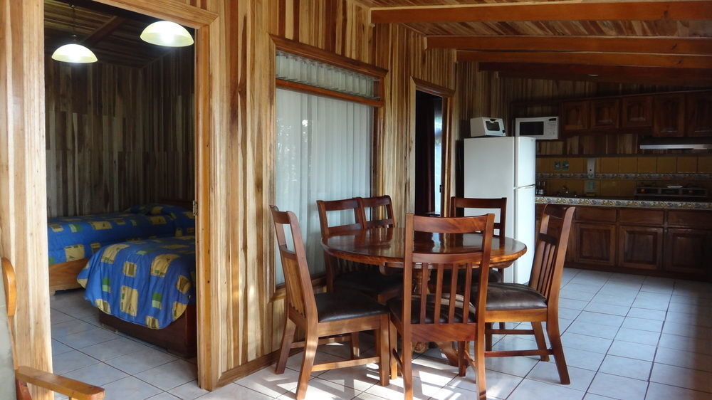 Los Pinos Cabins & Reserve Monteverde Exteriör bild